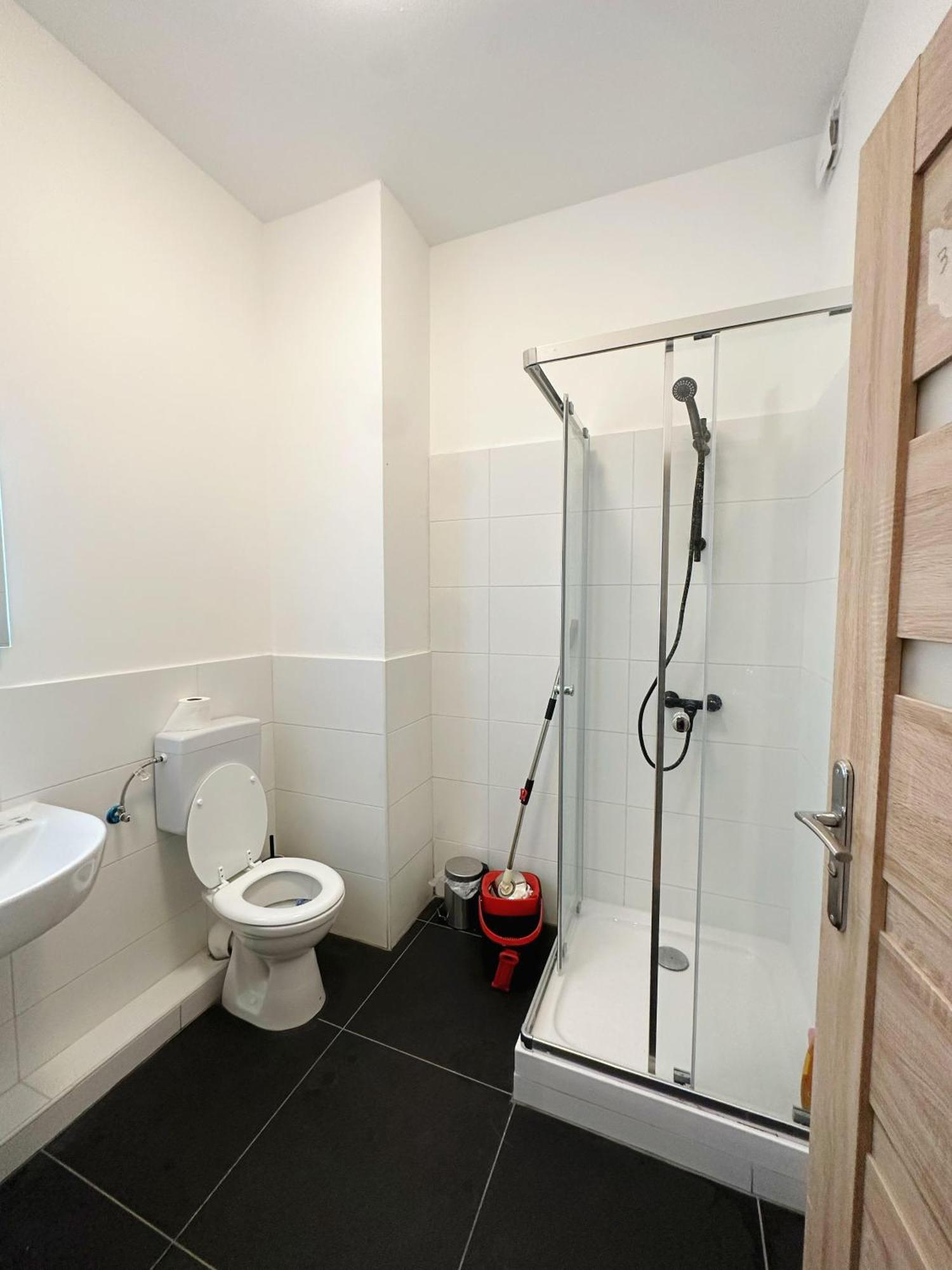5 Betten Montuerwhonung Mit Waschmaschine Apartment *