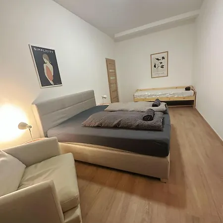 5 Betten Montuerwhonung Mit Waschmaschine Düsseldorf Exterior foto