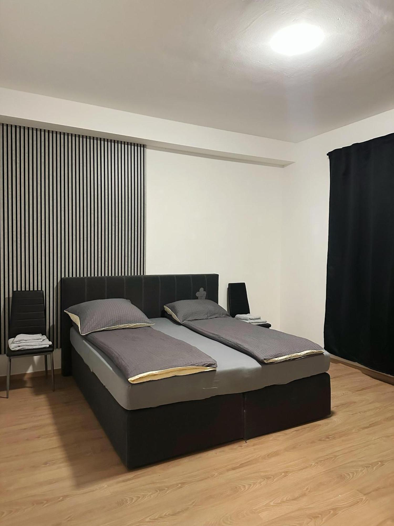 5 Betten Montuerwhonung Mit Waschmaschine Apartament