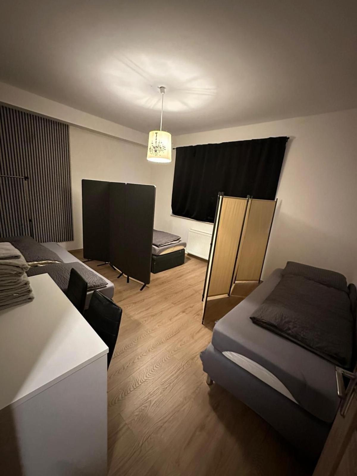 5 Betten Montuerwhonung Mit Waschmaschine Lejlighed Düsseldorf